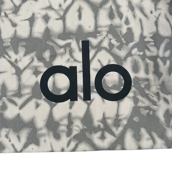 Alo Yoga Tie Dye Shopper Tote Bag - Picture 4 of 7